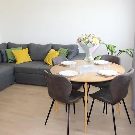 Lille With A Sunny Balcony Parnu